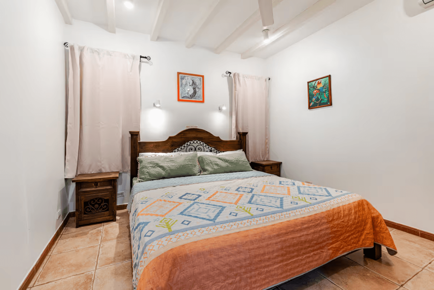 A cozy corner of calm, where simplicity meets elegance. Perfect for couples or solo travelers seeking serenity after a day of adventure in the Papagayo Gulf.